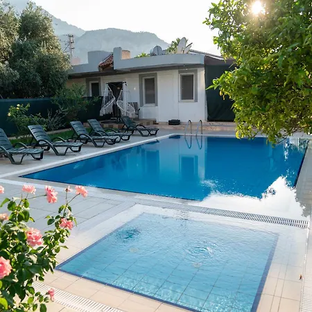 Ξενοδοχείο Garden *